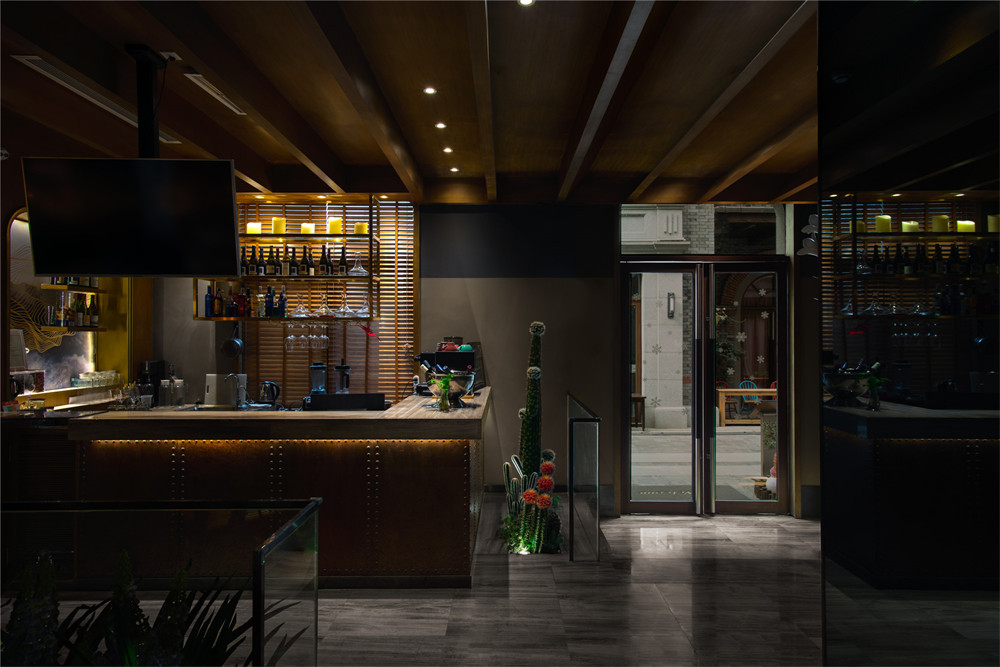 创意川菜与葡萄酒结合的拔萃音乐酒吧餐厅装修设计(图3)
