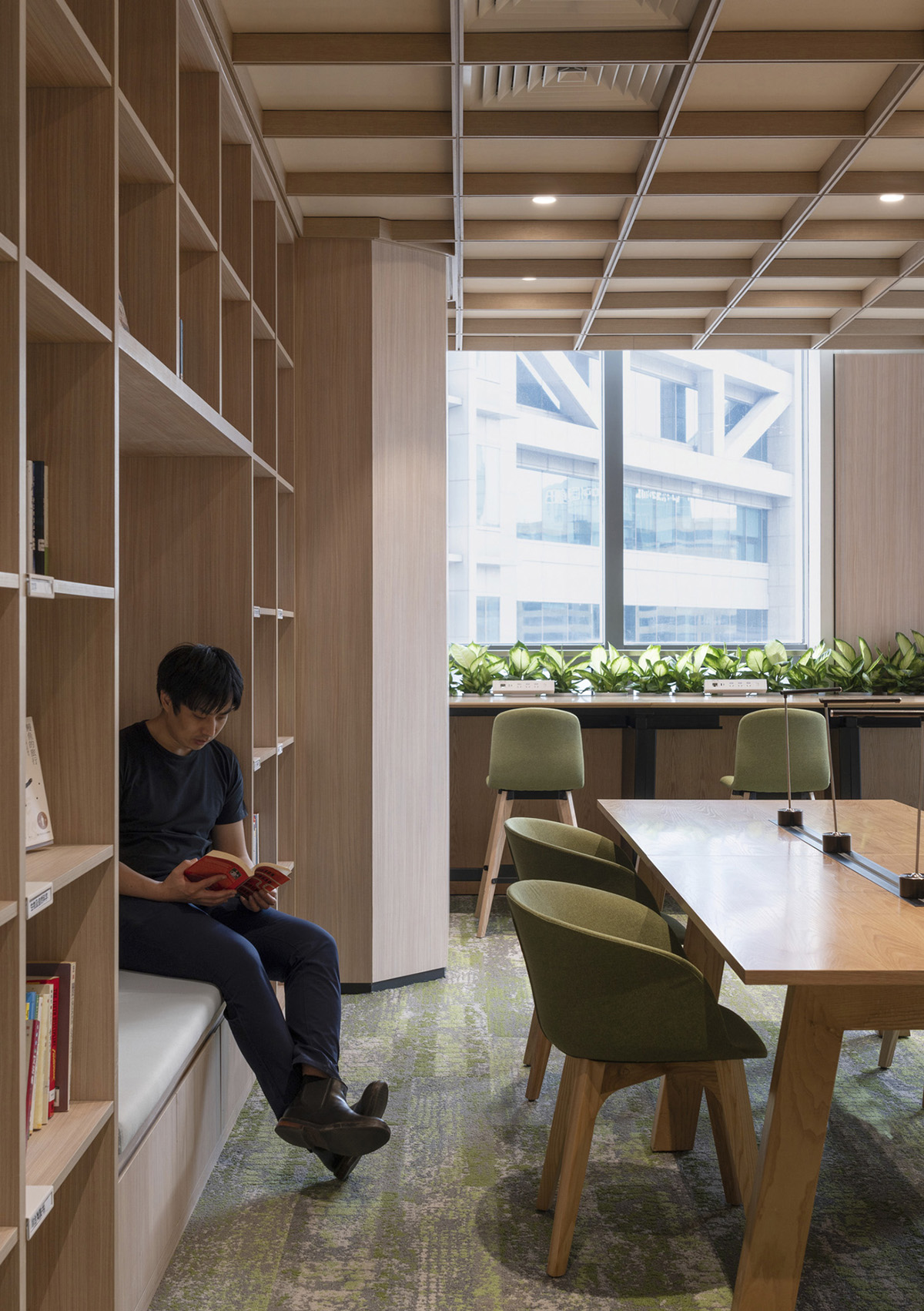 多元、包容的渣打银行上海总部办公室装修设计(图9)
